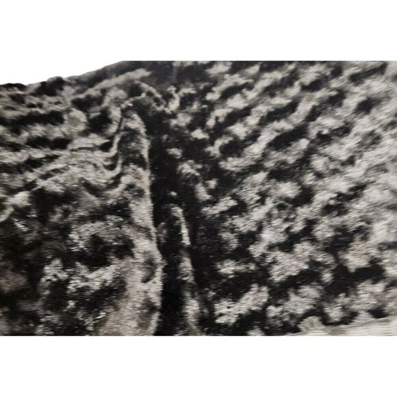 Black Luxe Faux Fur Minky Swirl Fabric 60 inch wide by 2 yards. New. - Picture 5 of 8